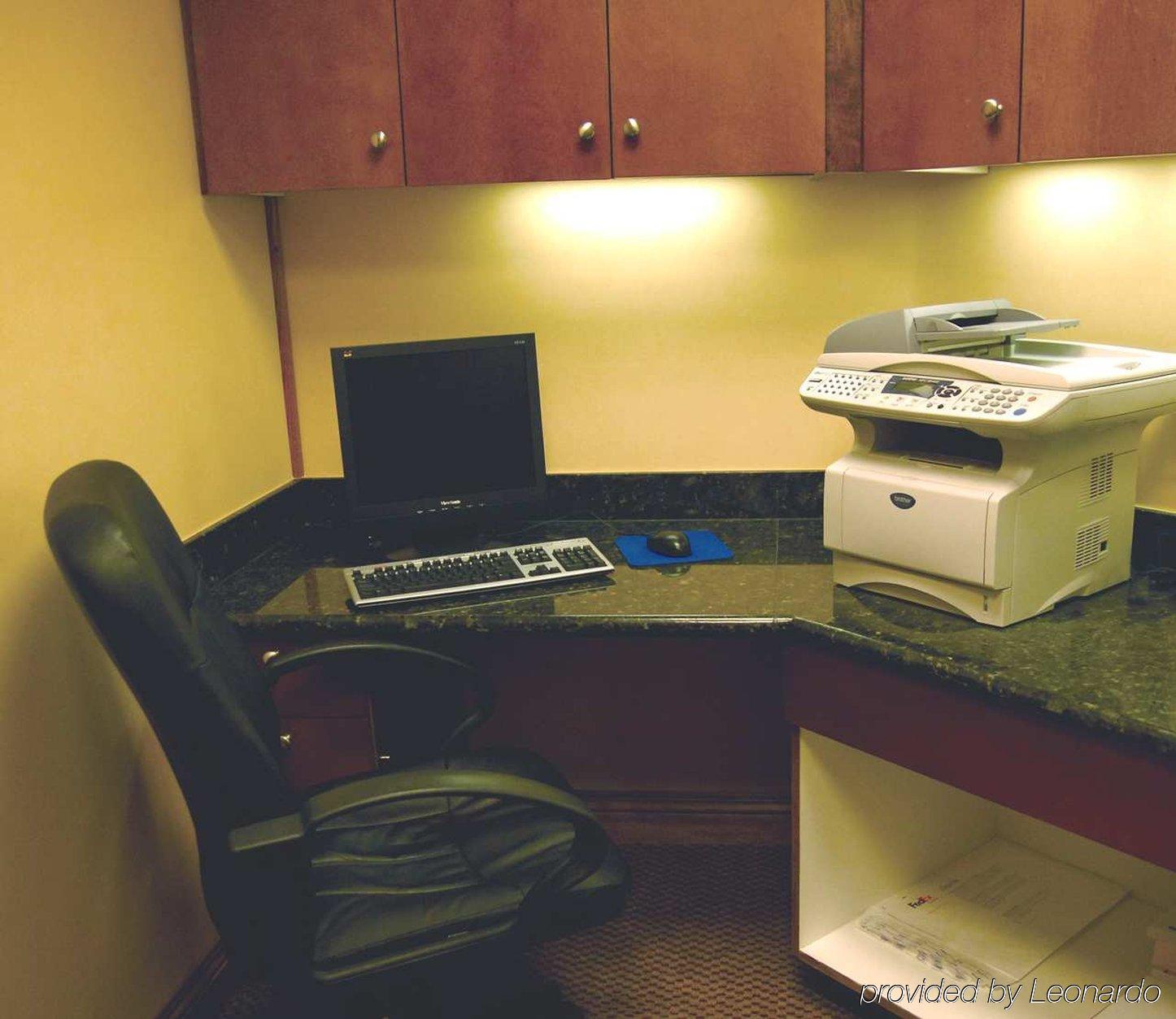 Hampton Inn Beeville Udogodnienia zdjęcie